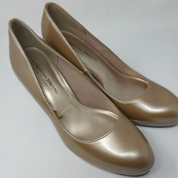 Christian Siriano for Payless Gold Heels. Size 9 - Picture 6 of 12